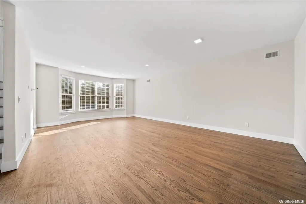3 Paddington Circle Smithtown NY 11787