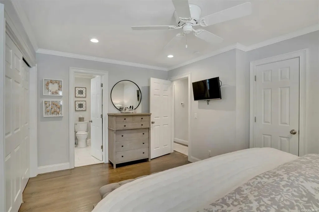 52 Terry Lane Commack NY 11725