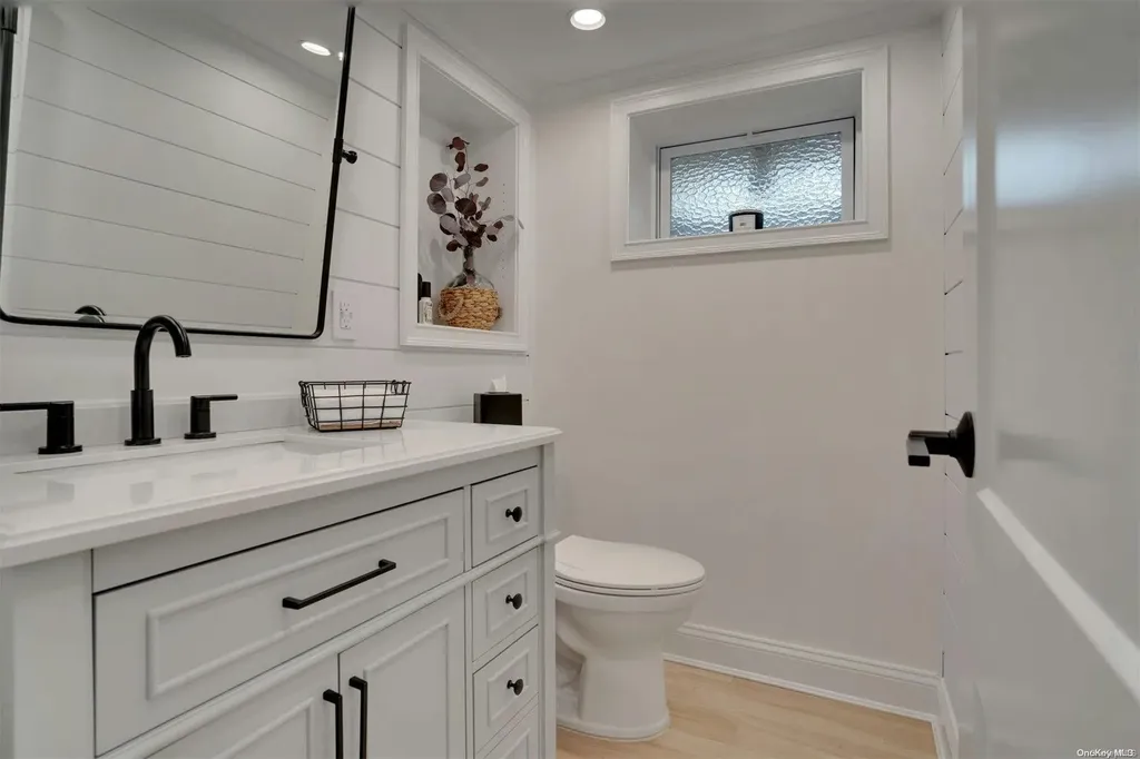 52 Terry Lane Commack NY 11725
