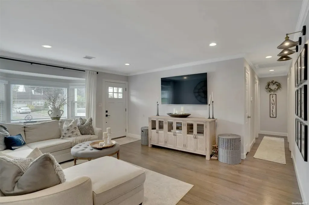 52 Terry Lane Commack NY 11725
