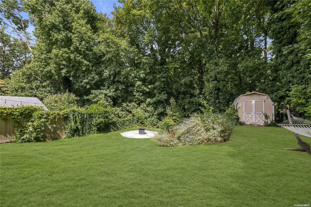 22 Overlook Drive Huntington NY 11743