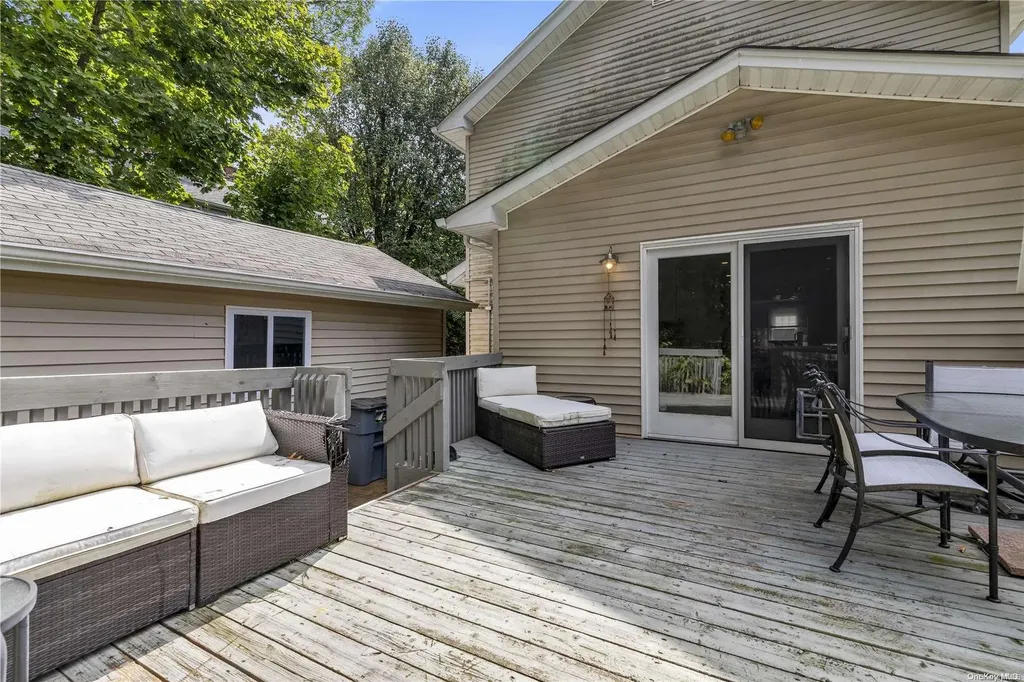 22 Overlook Drive Huntington NY 11743