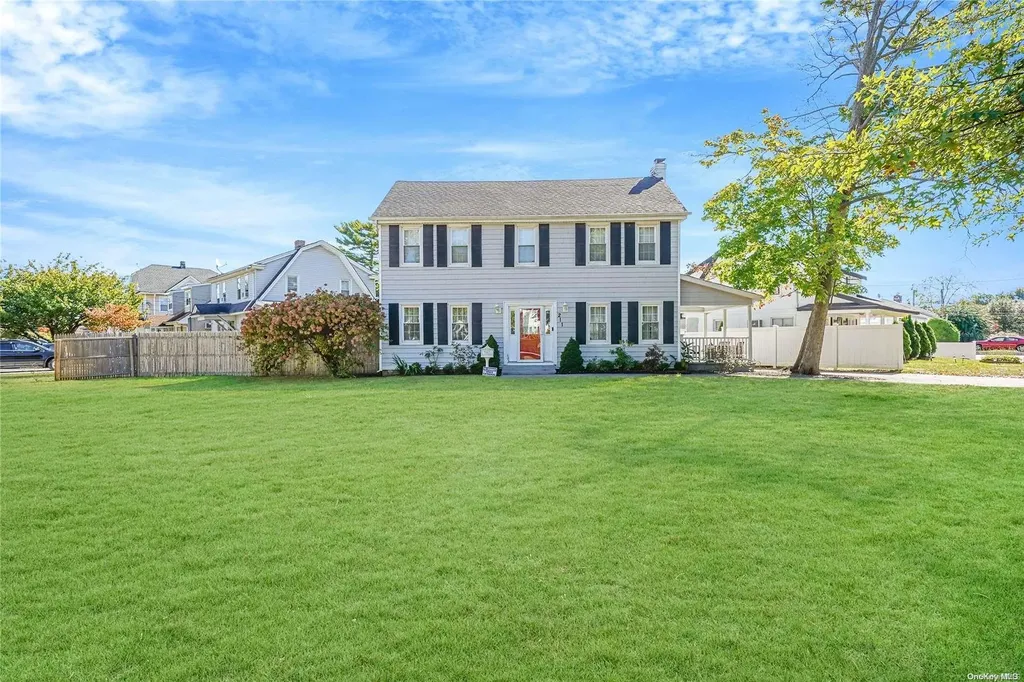 211 Porterfield Place Freeport NY 11520