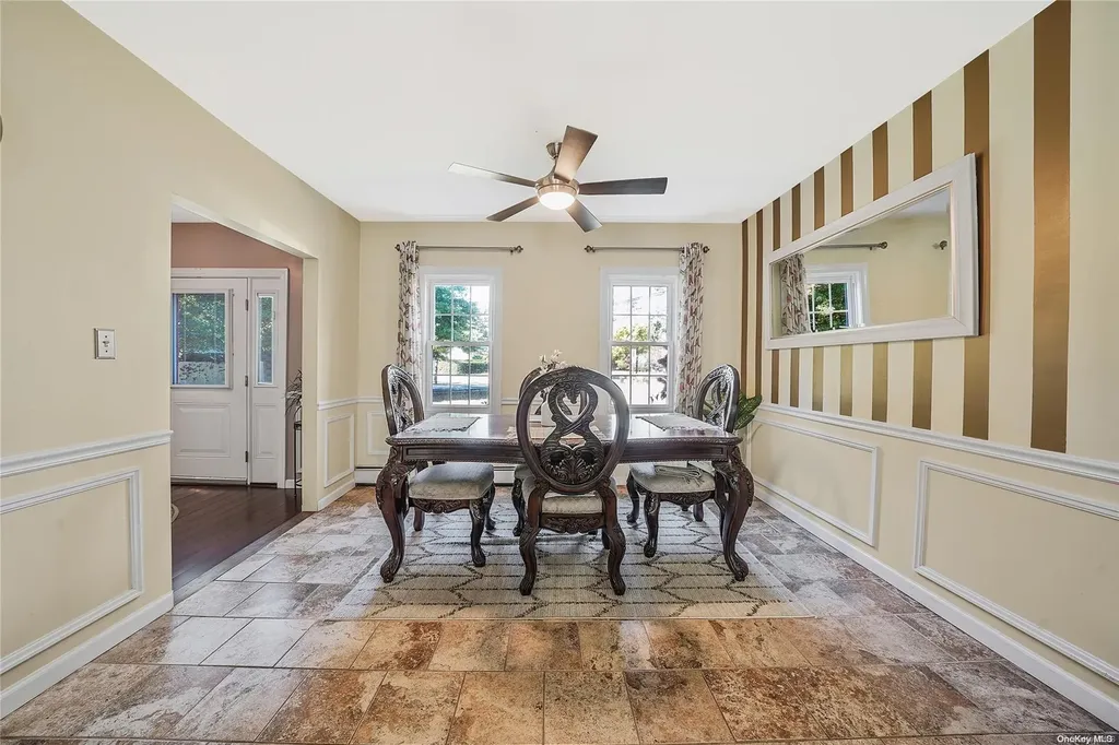 211 Porterfield Place Freeport NY 11520