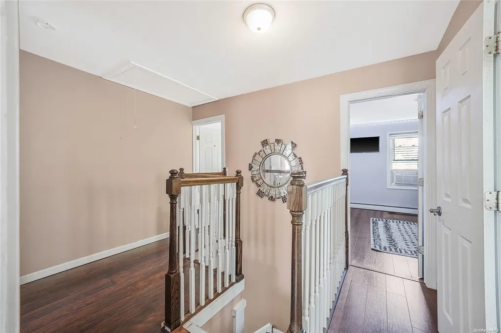 211 Porterfield Place Freeport NY 11520