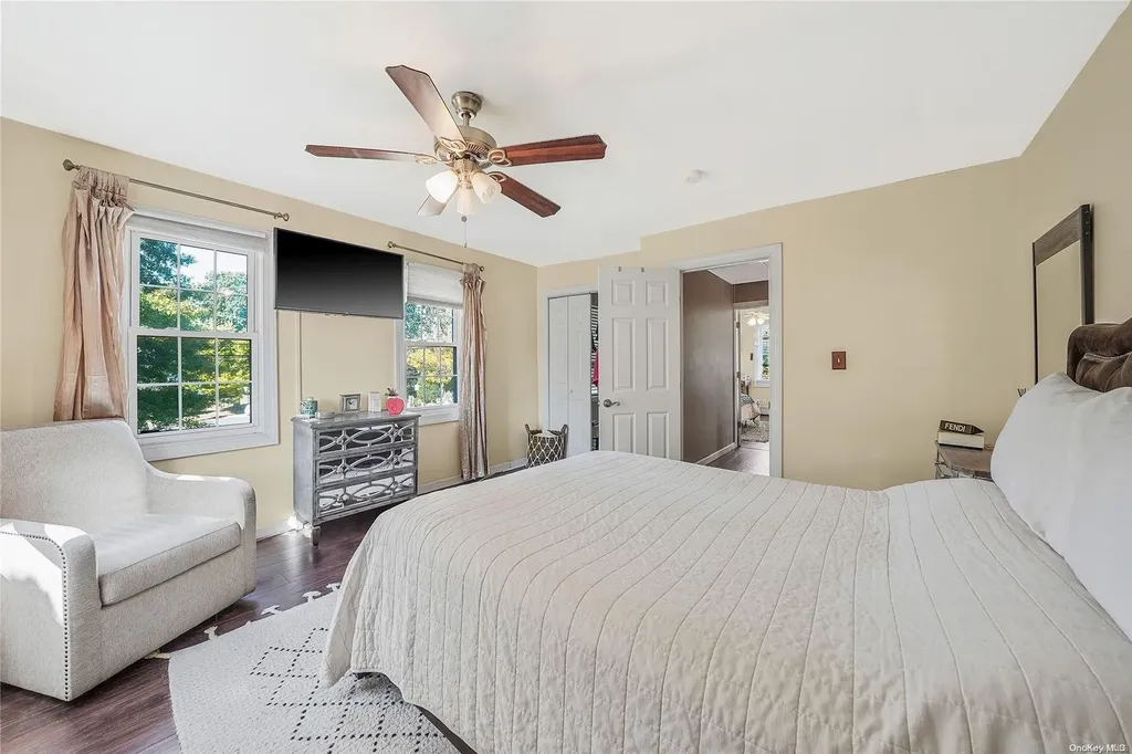 211 Porterfield Place Freeport NY 11520