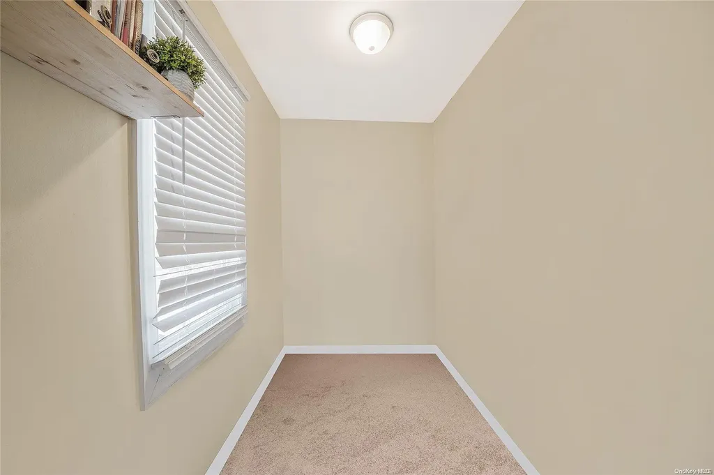 211 Porterfield Place Freeport NY 11520