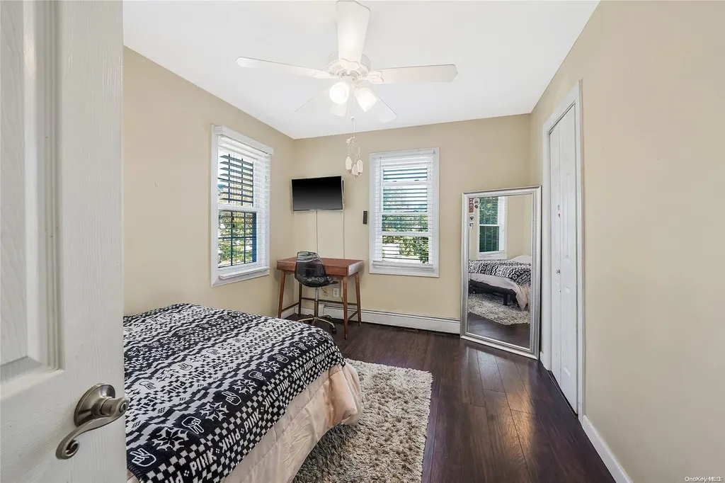 211 Porterfield Place Freeport NY 11520