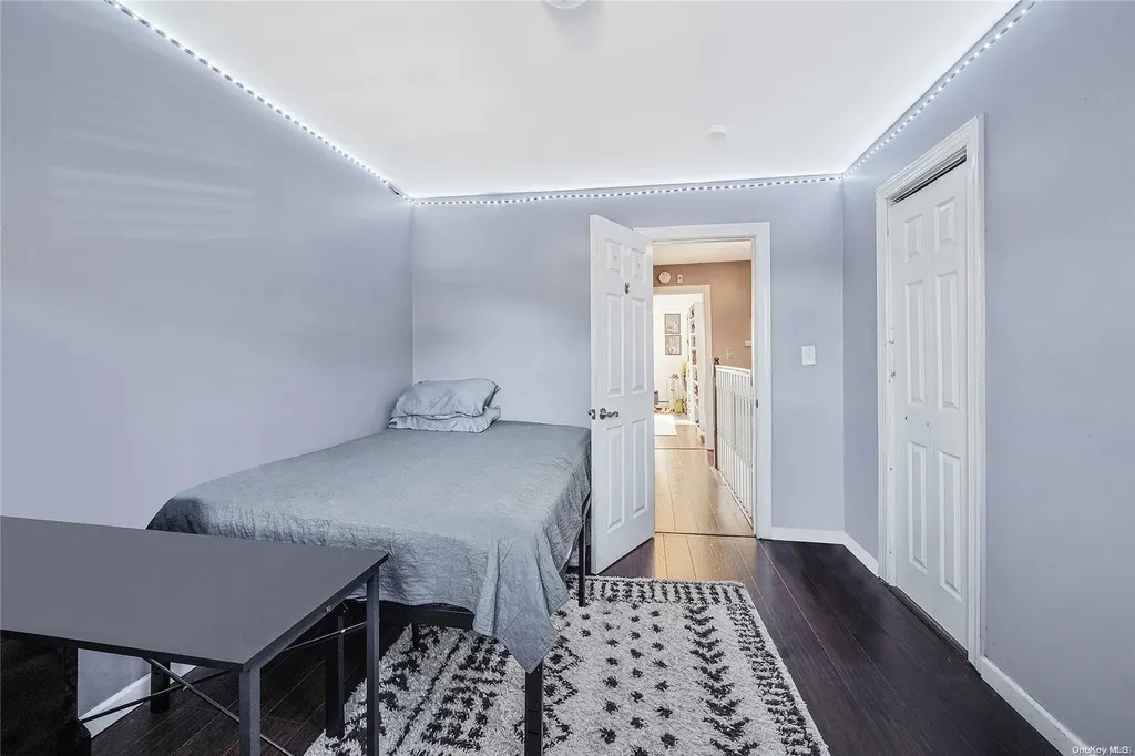 211 Porterfield Place Freeport NY 11520