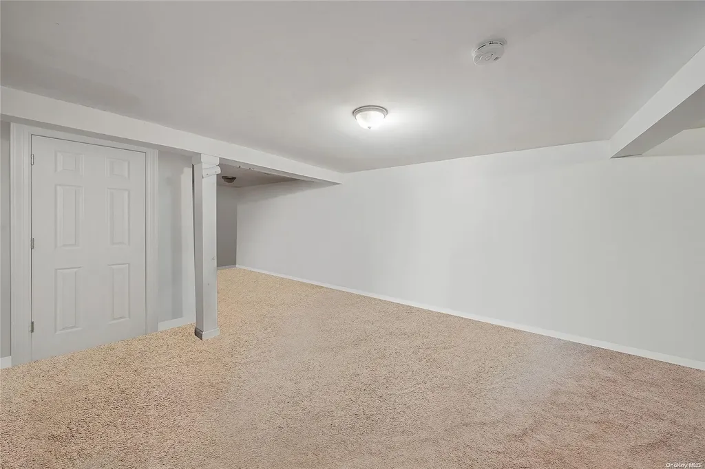 211 Porterfield Place Freeport NY 11520