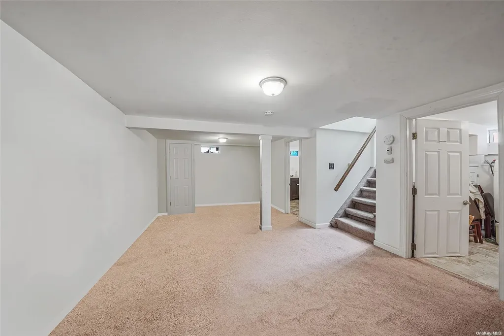 211 Porterfield Place Freeport NY 11520