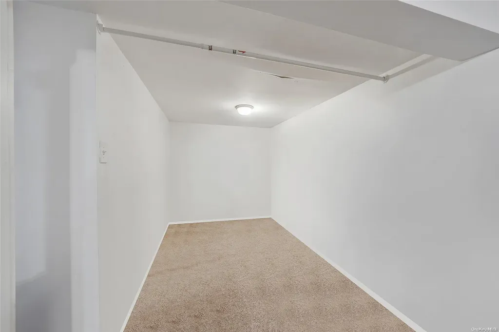 211 Porterfield Place Freeport NY 11520