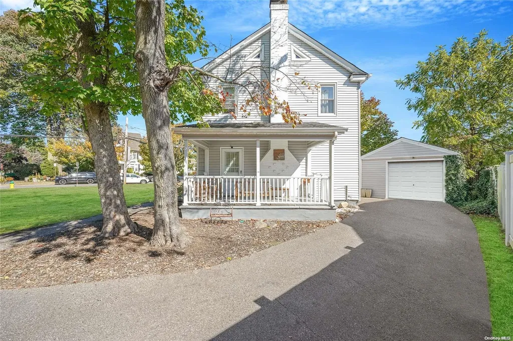 211 Porterfield Place Freeport NY 11520