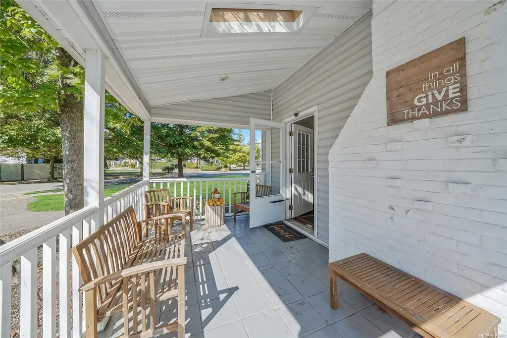 211 Porterfield Place Freeport NY 11520