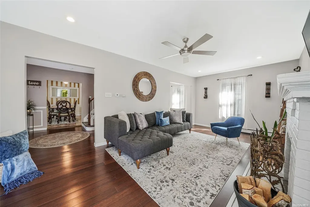 211 Porterfield Place Freeport NY 11520