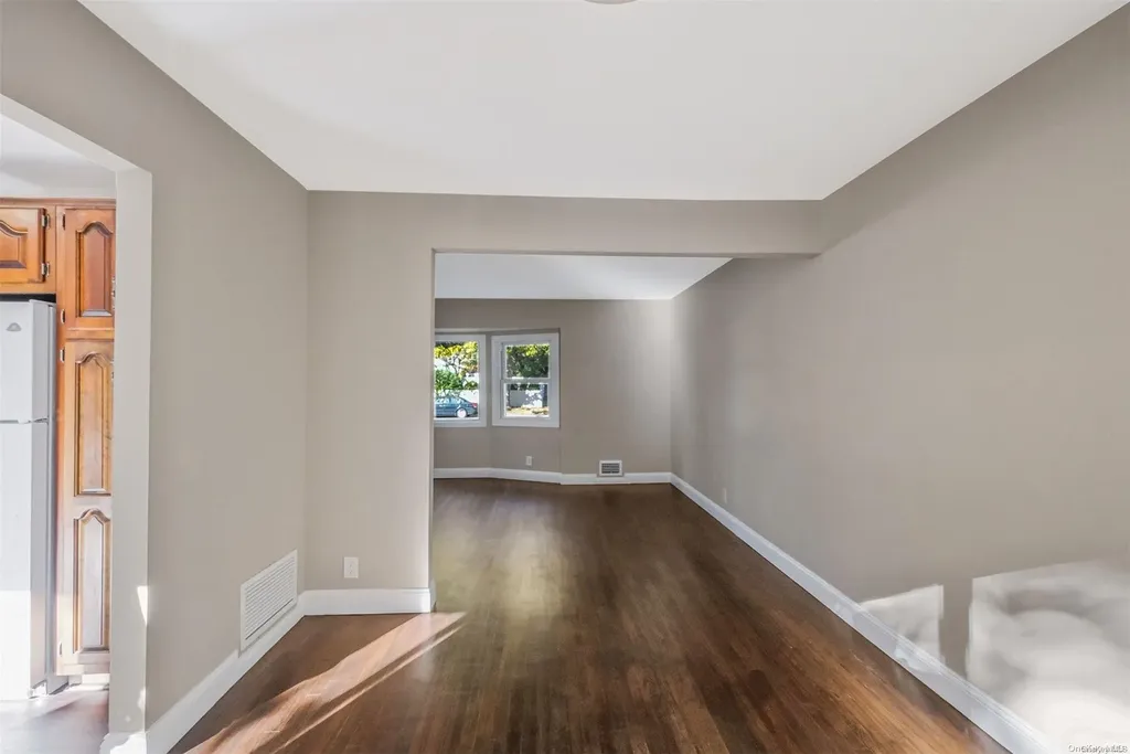 4 Norwalk Lane Smithtown NY 11787