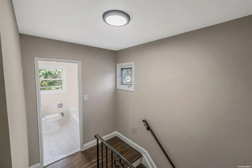 4 Norwalk Lane Smithtown NY 11787