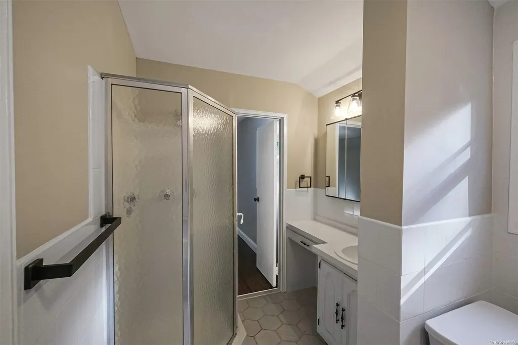 4 Norwalk Lane Smithtown NY 11787