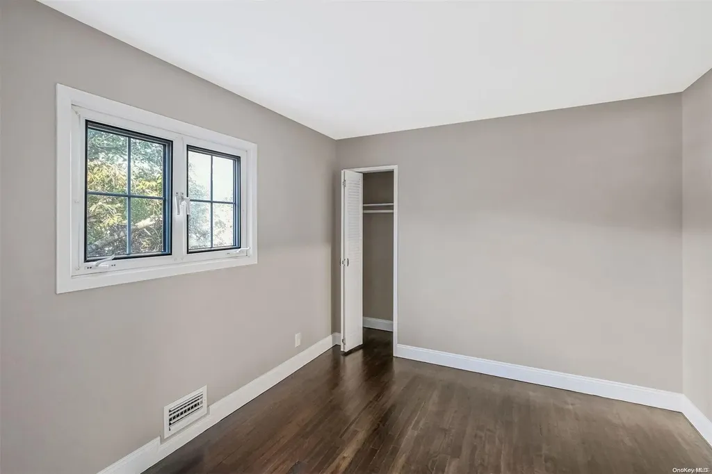 4 Norwalk Lane Smithtown NY 11787