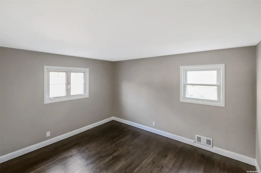 4 Norwalk Lane Smithtown NY 11787