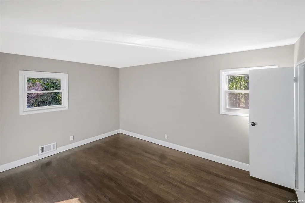 4 Norwalk Lane Smithtown NY 11787