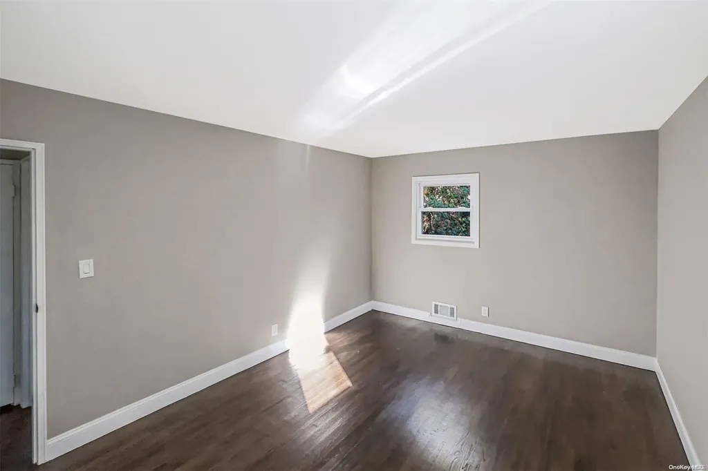 4 Norwalk Lane Smithtown NY 11787