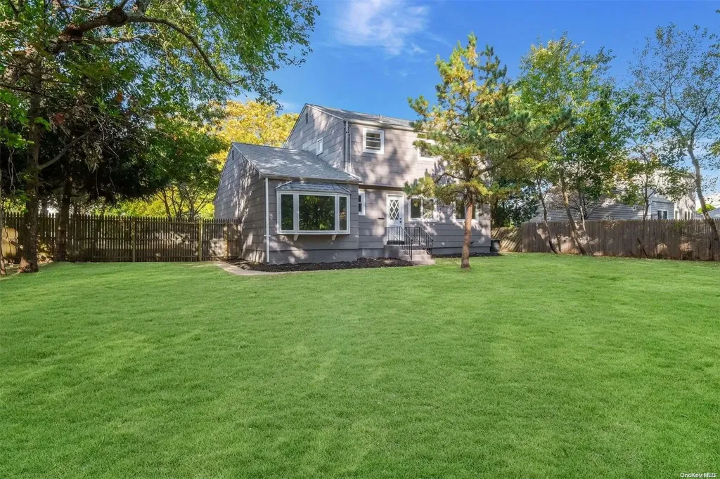 4 Norwalk Lane Smithtown NY 11787
