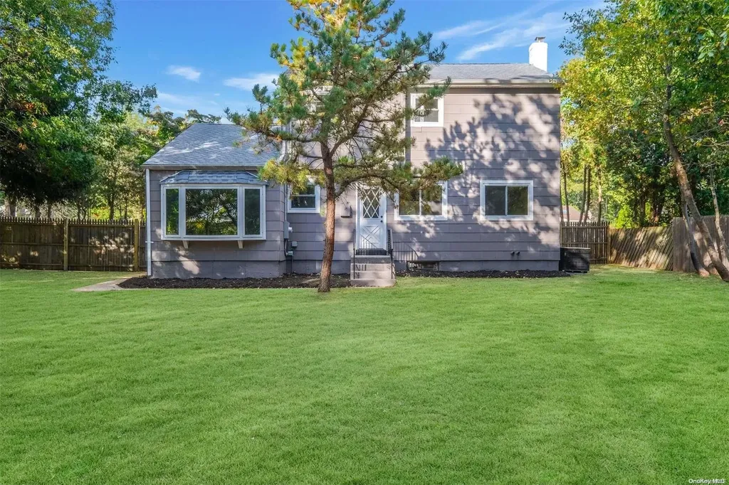 4 Norwalk Lane Smithtown NY 11787