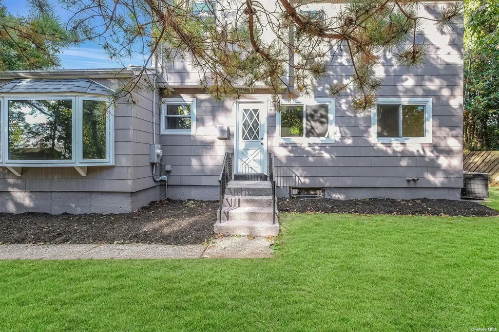 4 Norwalk Lane Smithtown NY 11787