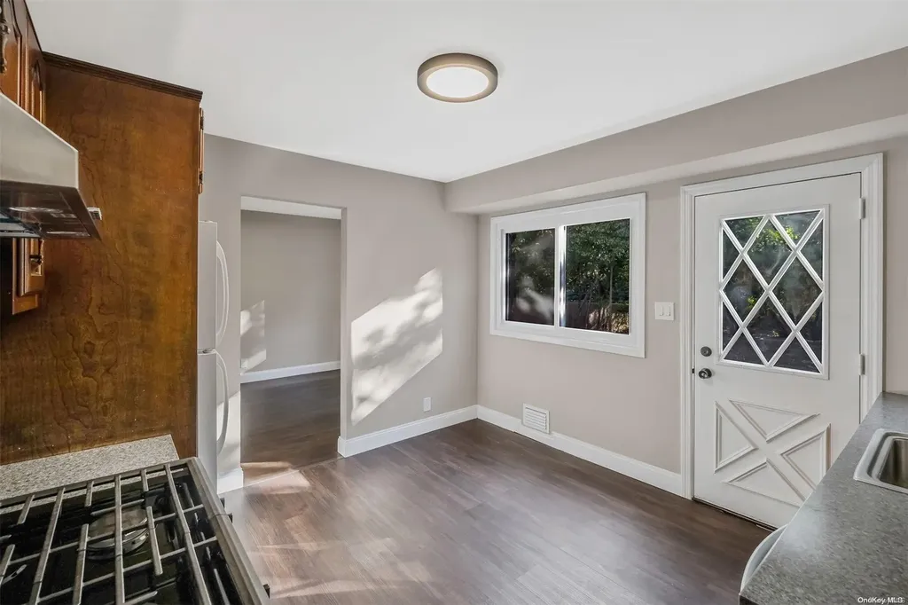 4 Norwalk Lane Smithtown NY 11787