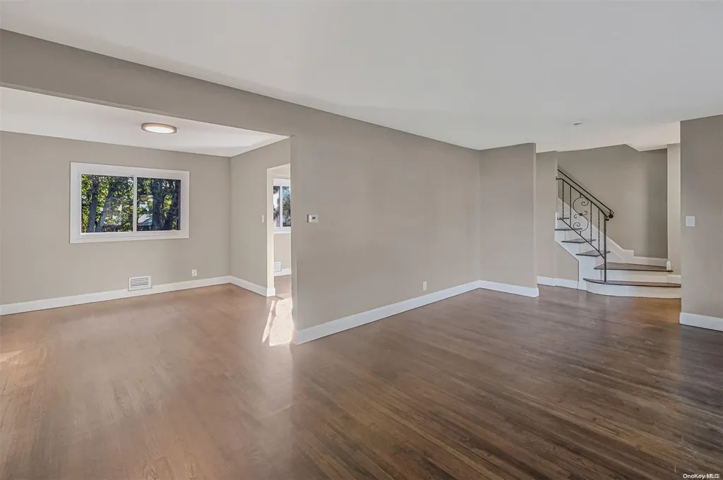 4 Norwalk Lane Smithtown NY 11787