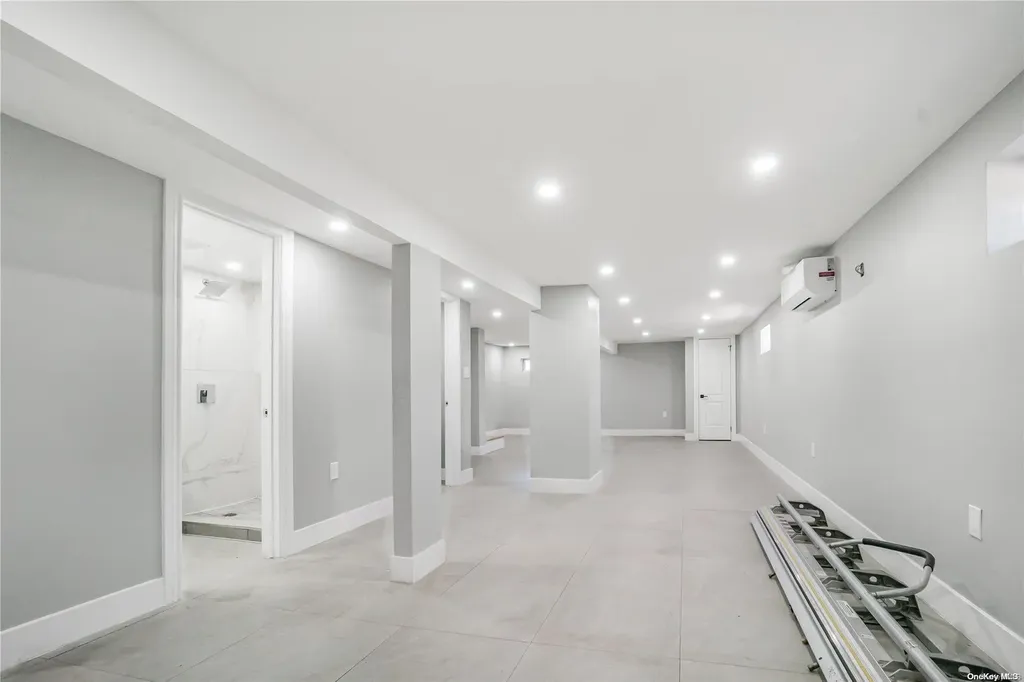 11 3rd Street New Hyde Park NY 11040