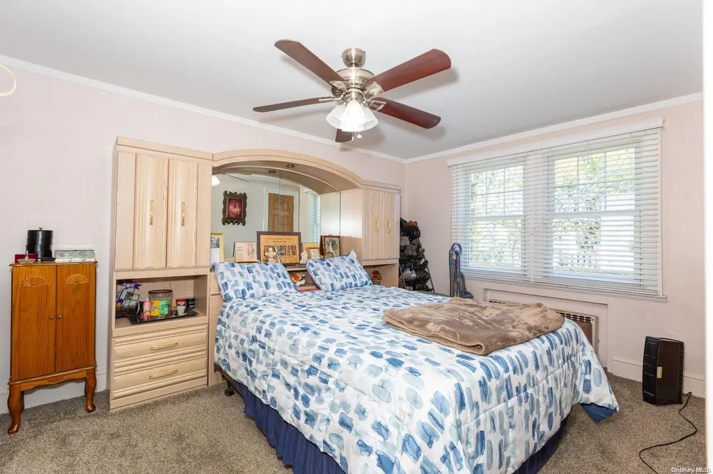 152 Wyona Avenue Lindenhurst NY 11757