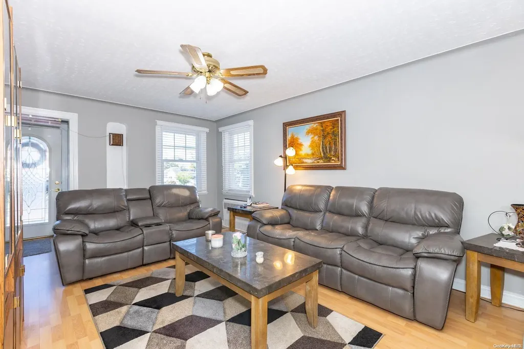 152 Wyona Avenue Lindenhurst NY 11757