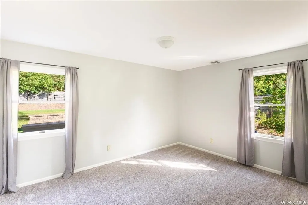 32 Bradley Drive Shoreham NY 11786