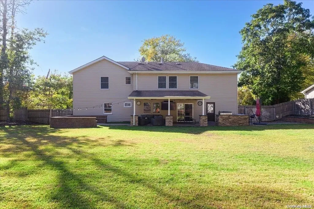 32 Bradley Drive Shoreham NY 11786