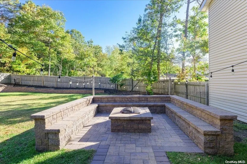 32 Bradley Drive Shoreham NY 11786