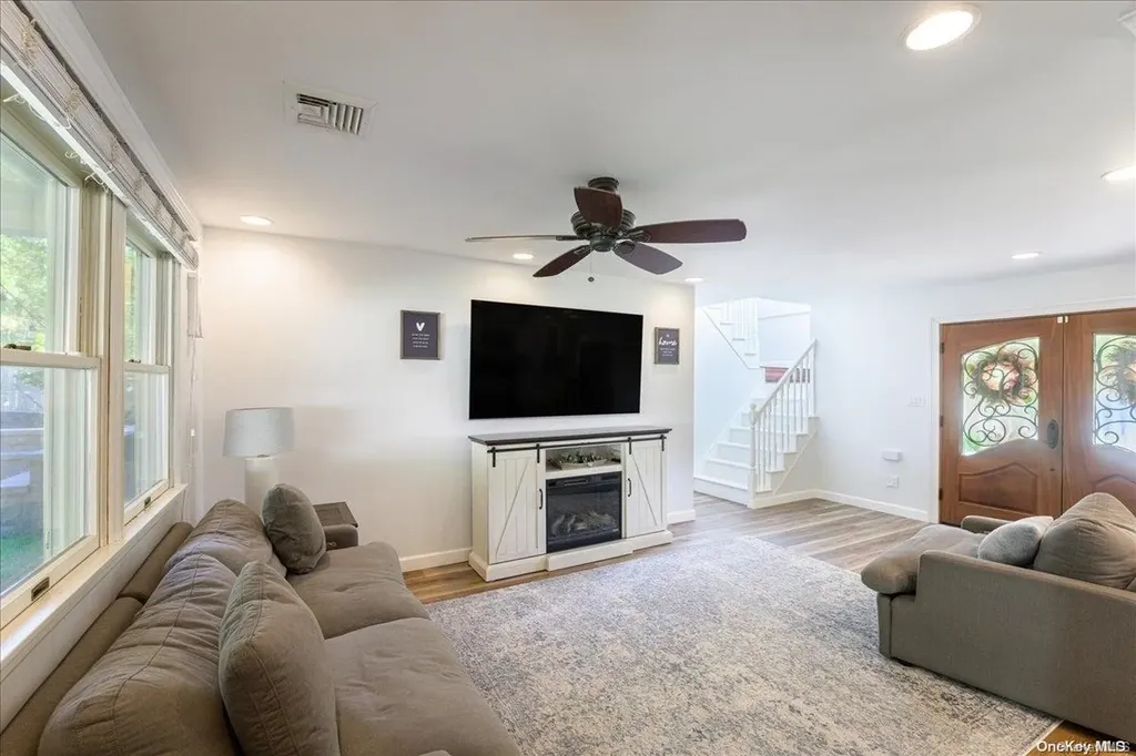32 Bradley Drive Shoreham NY 11786