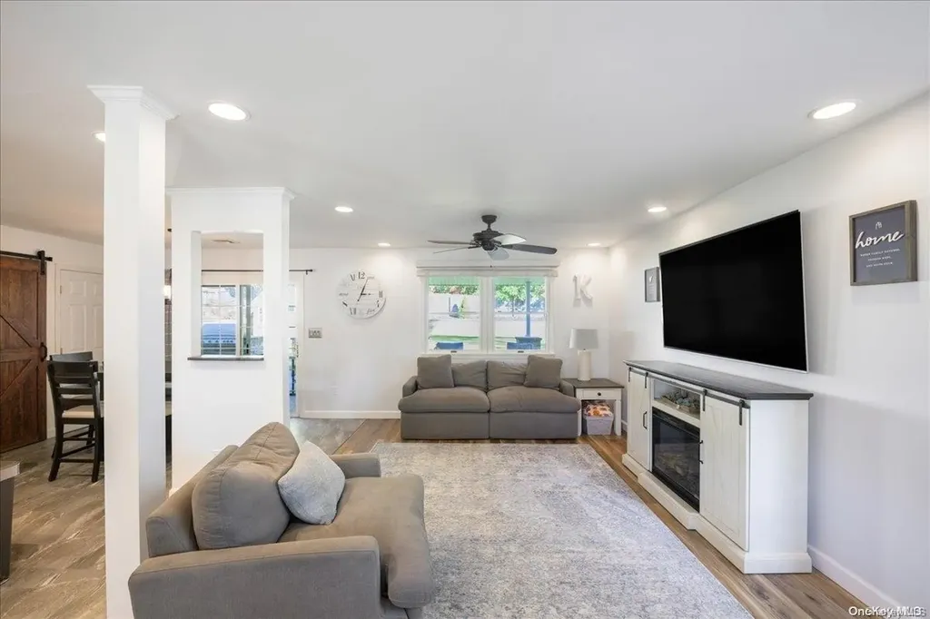 32 Bradley Drive Shoreham NY 11786