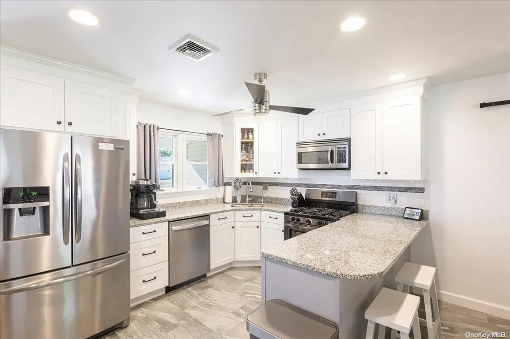 32 Bradley Drive Shoreham NY 11786