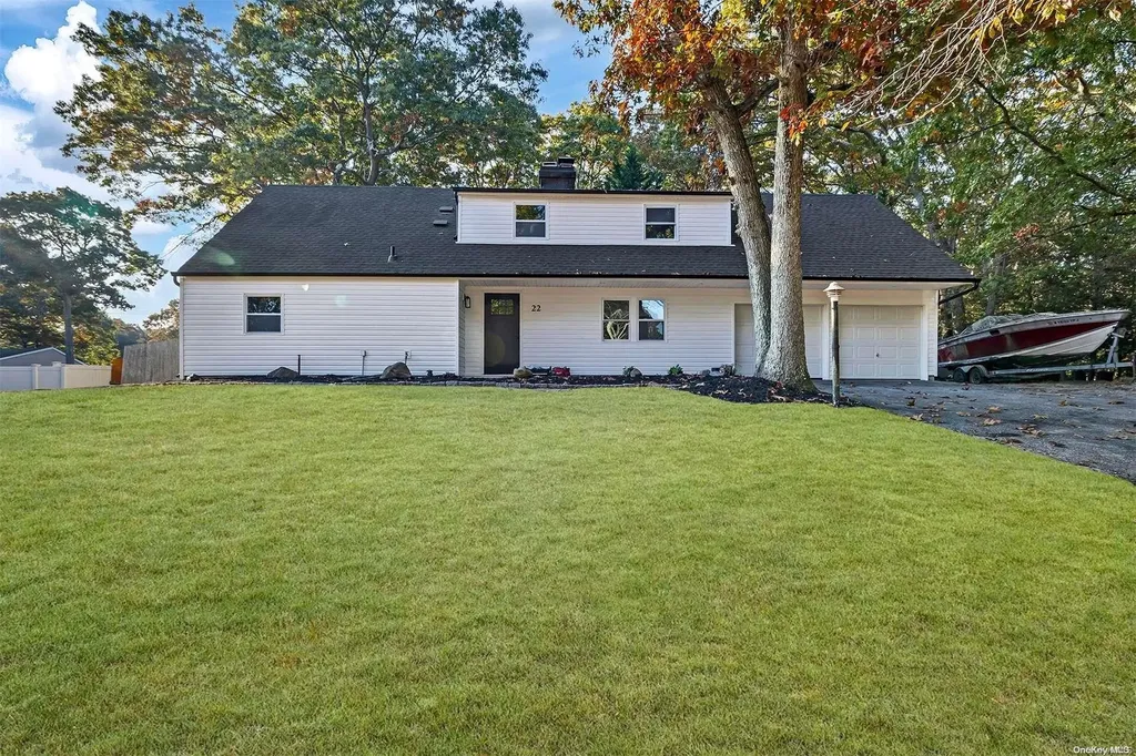 22 Shearwater Way Centereach NY 11720