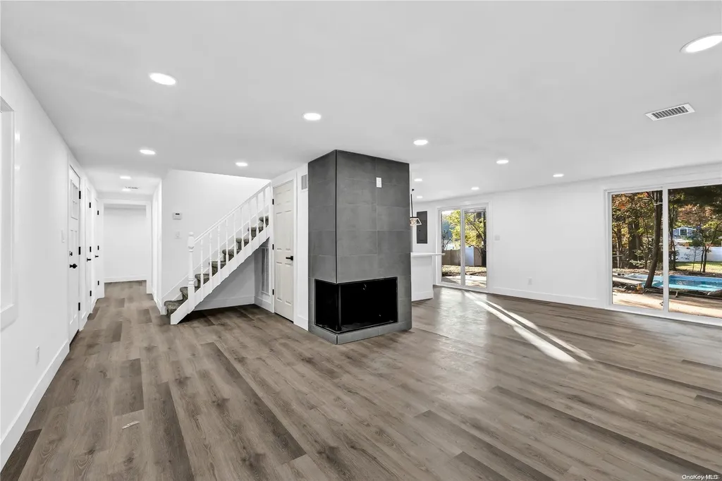 22 Shearwater Way Centereach NY 11720