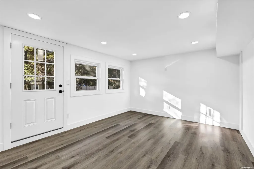 22 Shearwater Way Centereach NY 11720