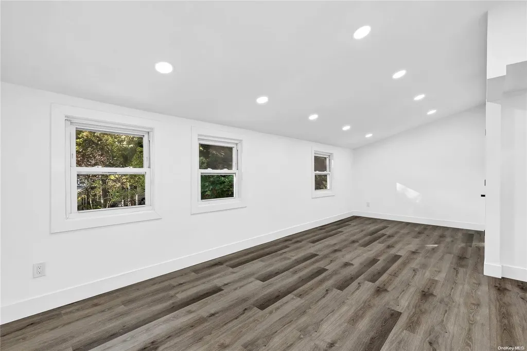 22 Shearwater Way Centereach NY 11720