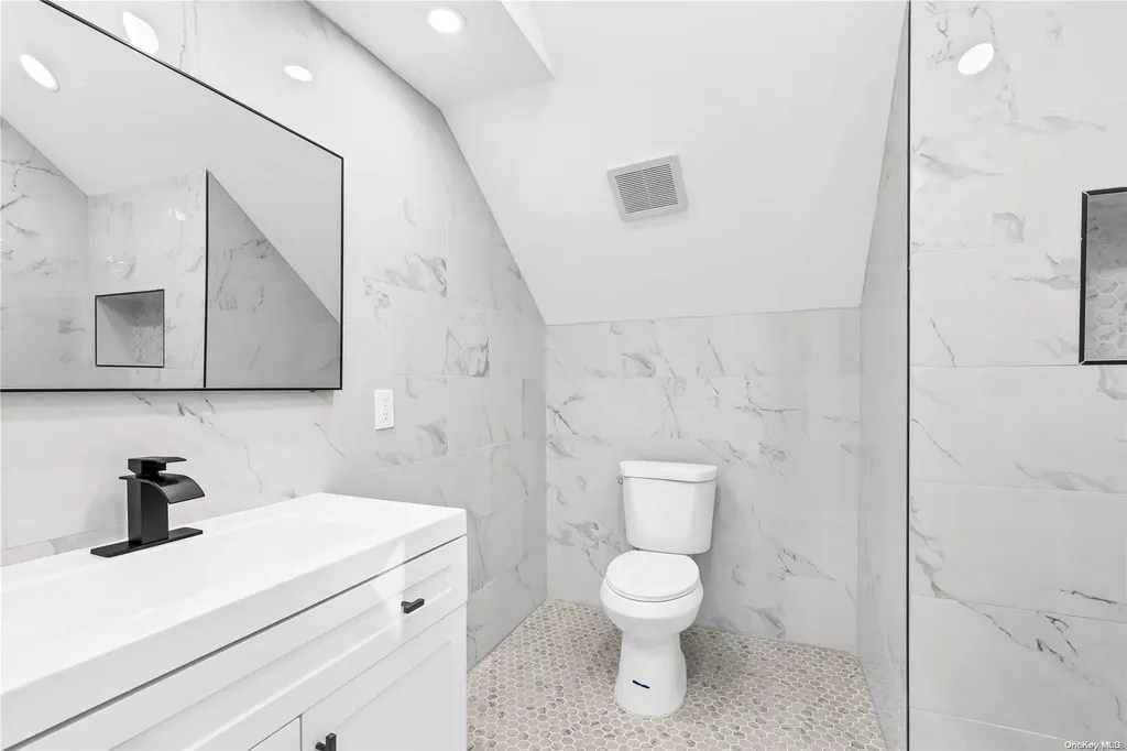 22 Shearwater Way Centereach NY 11720
