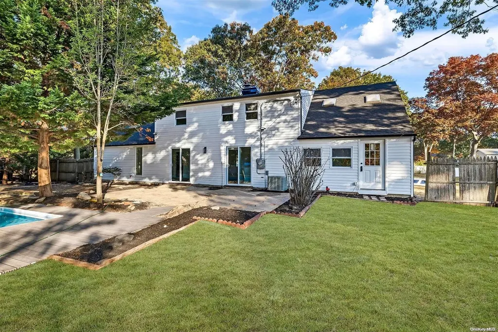 22 Shearwater Way Centereach NY 11720