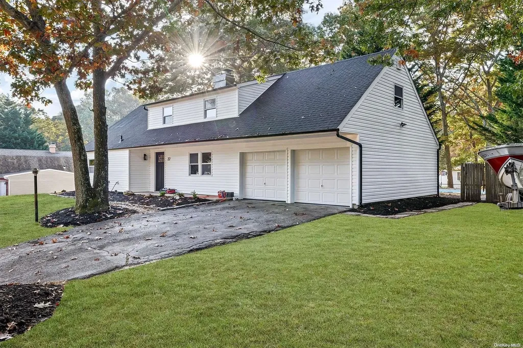 22 Shearwater Way Centereach NY 11720