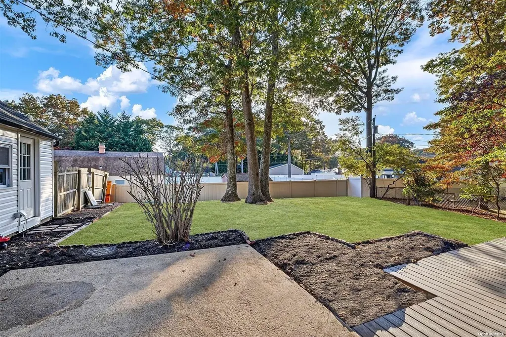 22 Shearwater Way Centereach NY 11720
