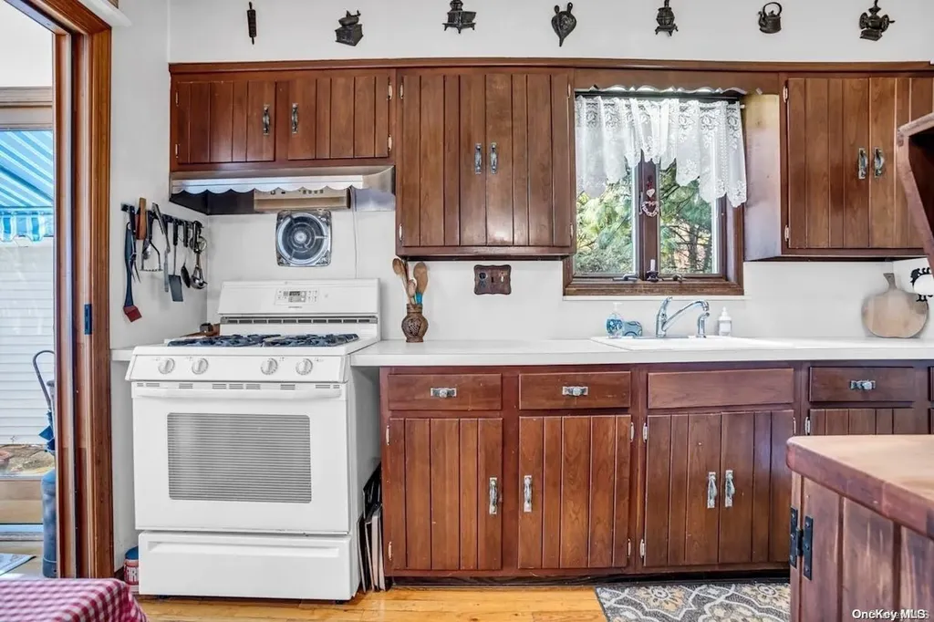 1756 Briar Place Merrick NY 11566