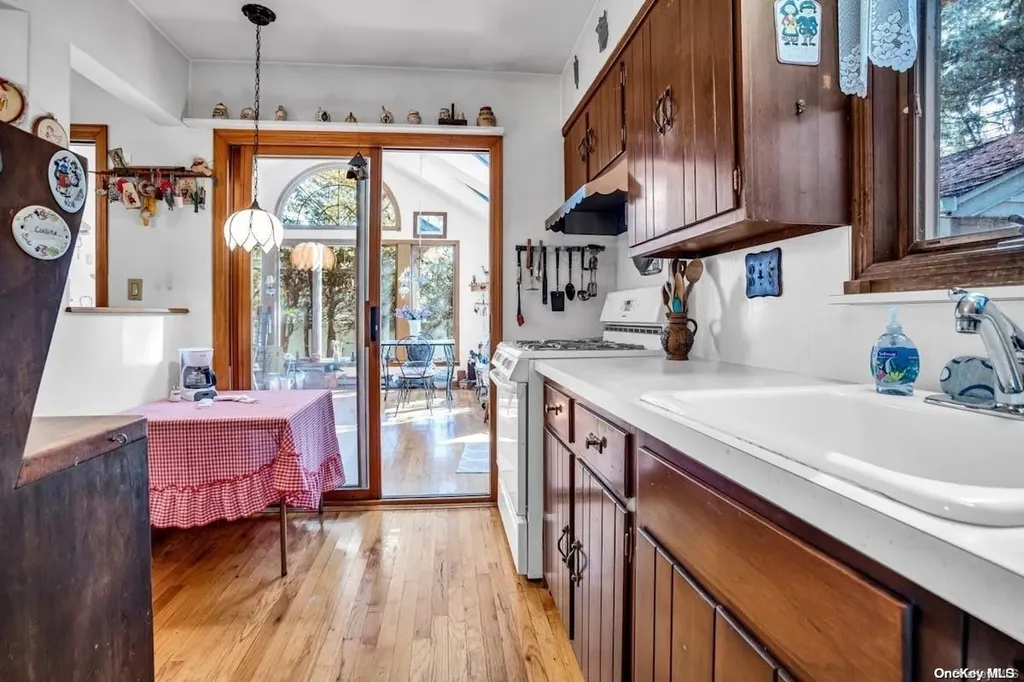 1756 Briar Place Merrick NY 11566